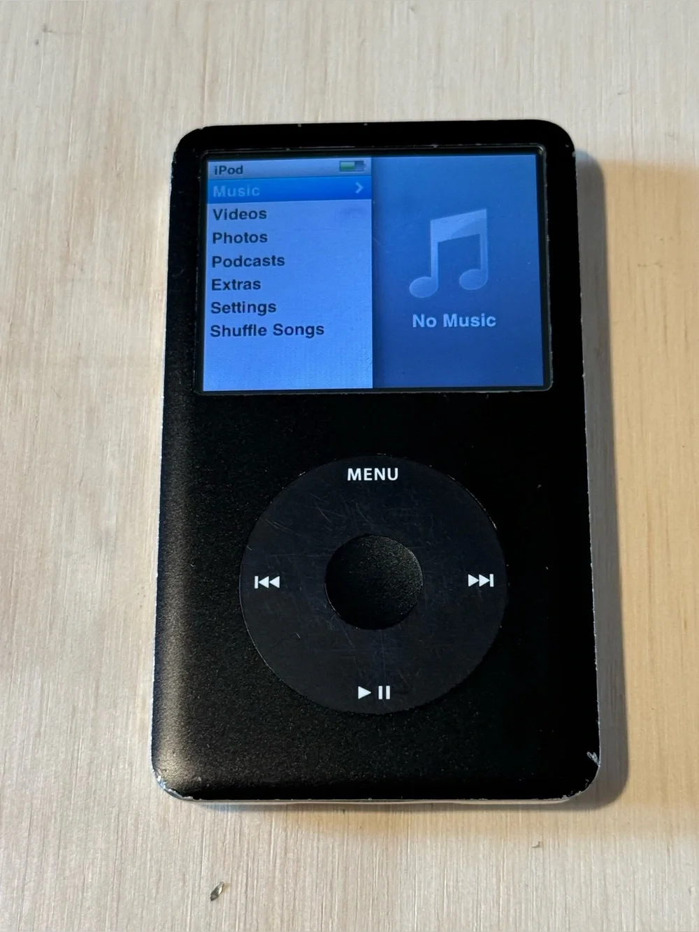iPod Model:A1238 6ThGen 80GB Turns On Bad Hard Drive Parts/Repair Only Read Blw